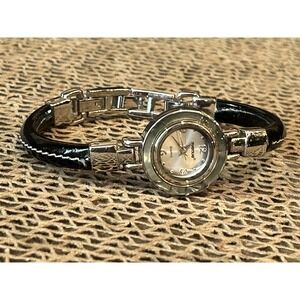 Avenue Womens Vintage Watch Silver Shell Black Link Bracelet Working